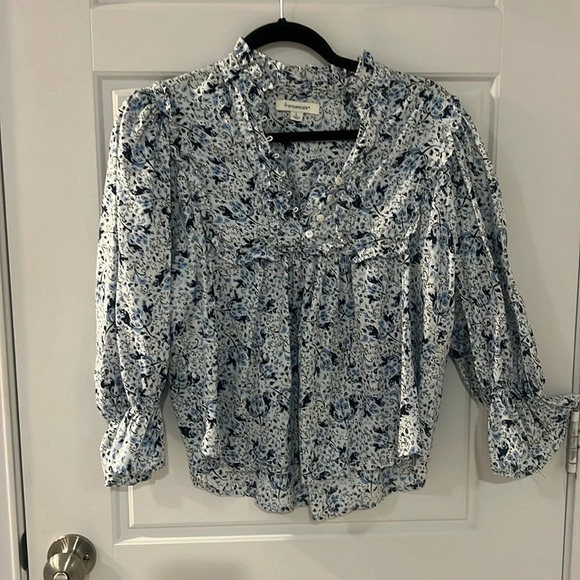 Francesca's Collections Tops - Francesca’s Blue Floral Blouse size Large​